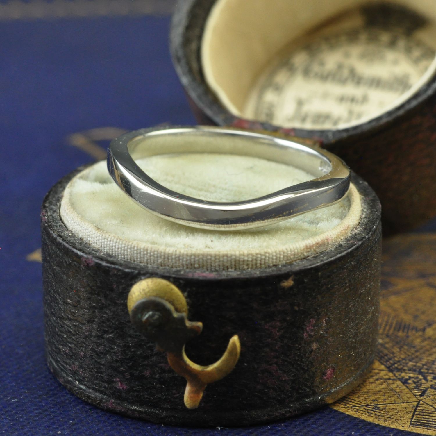 Platinum Curved Band