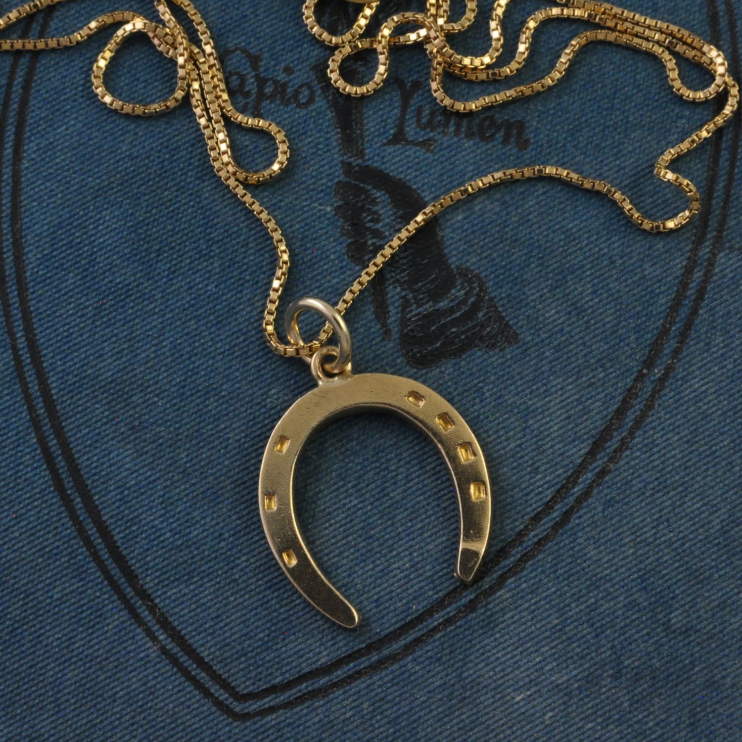 9ct Gold Horseshoe Pendant