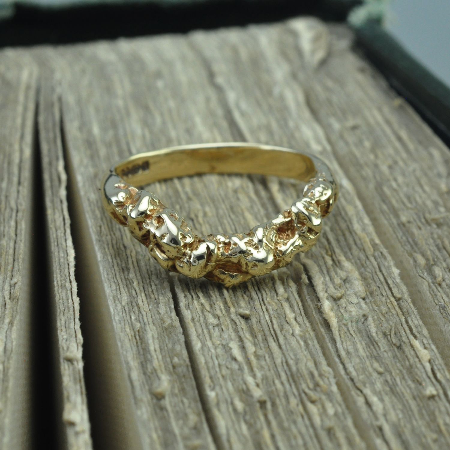 Vintage 9ct Gold Nugget-Style Curved Ring