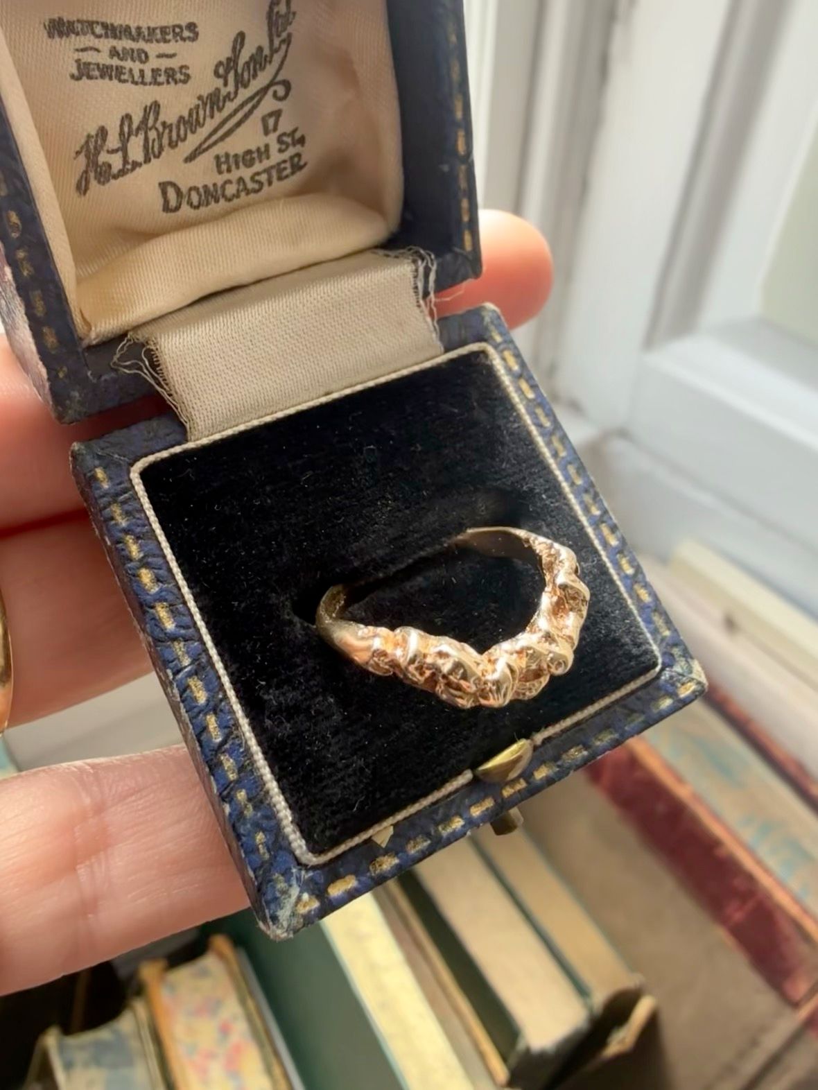 Vintage 9ct Gold Nugget-Style Curved Ring