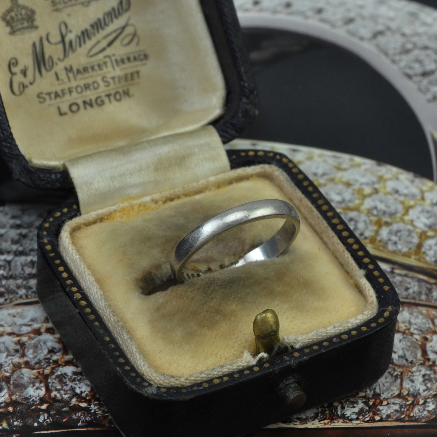 Vintage Platinum Band Vintage Platinum Band