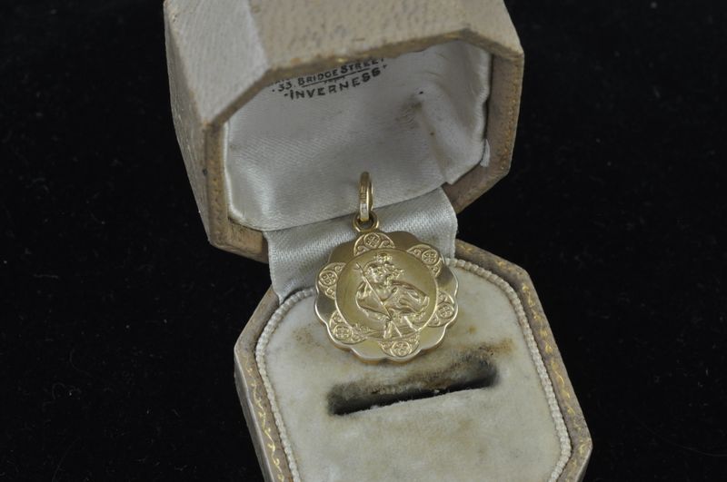 9ct Hollow St Christopher Pendant