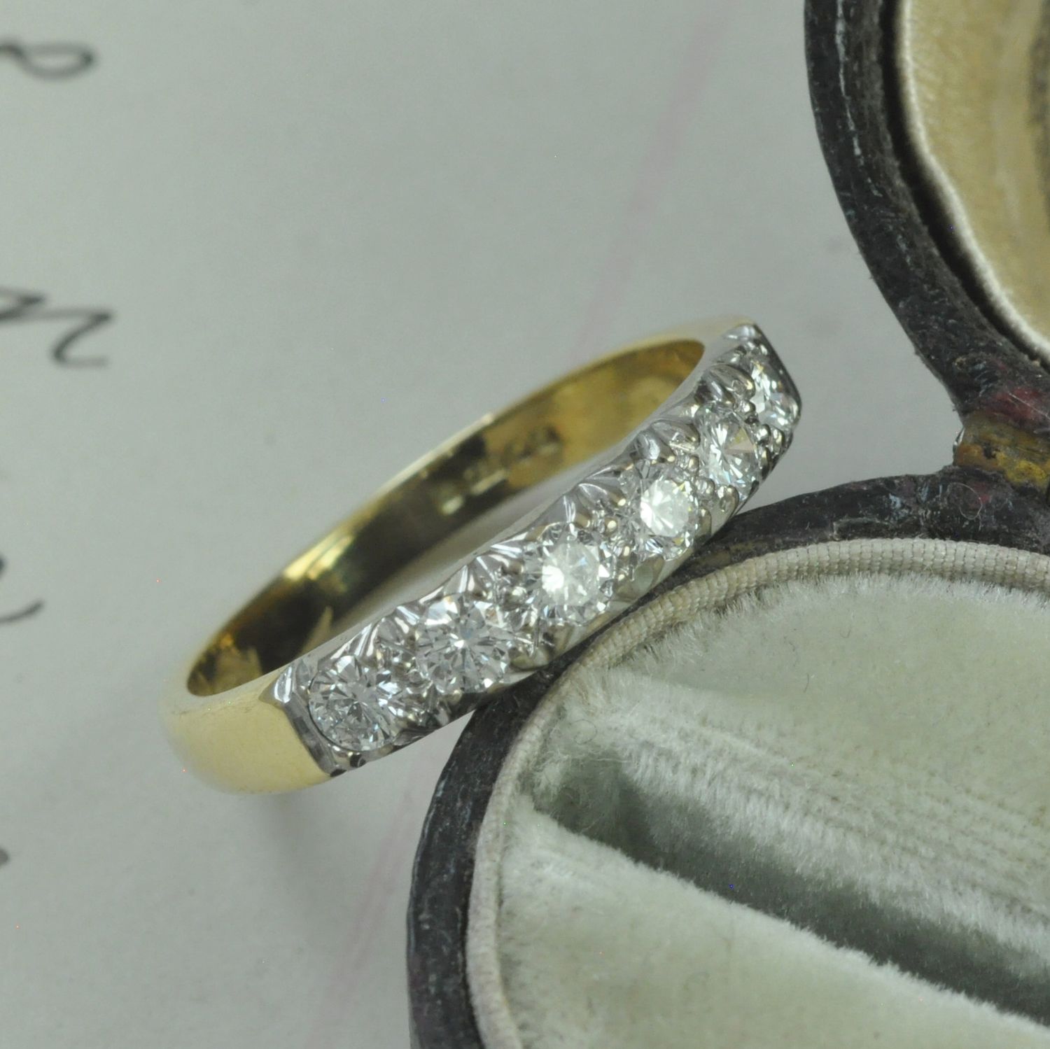 18ct Diamond Ring 18ct Diamond Ring