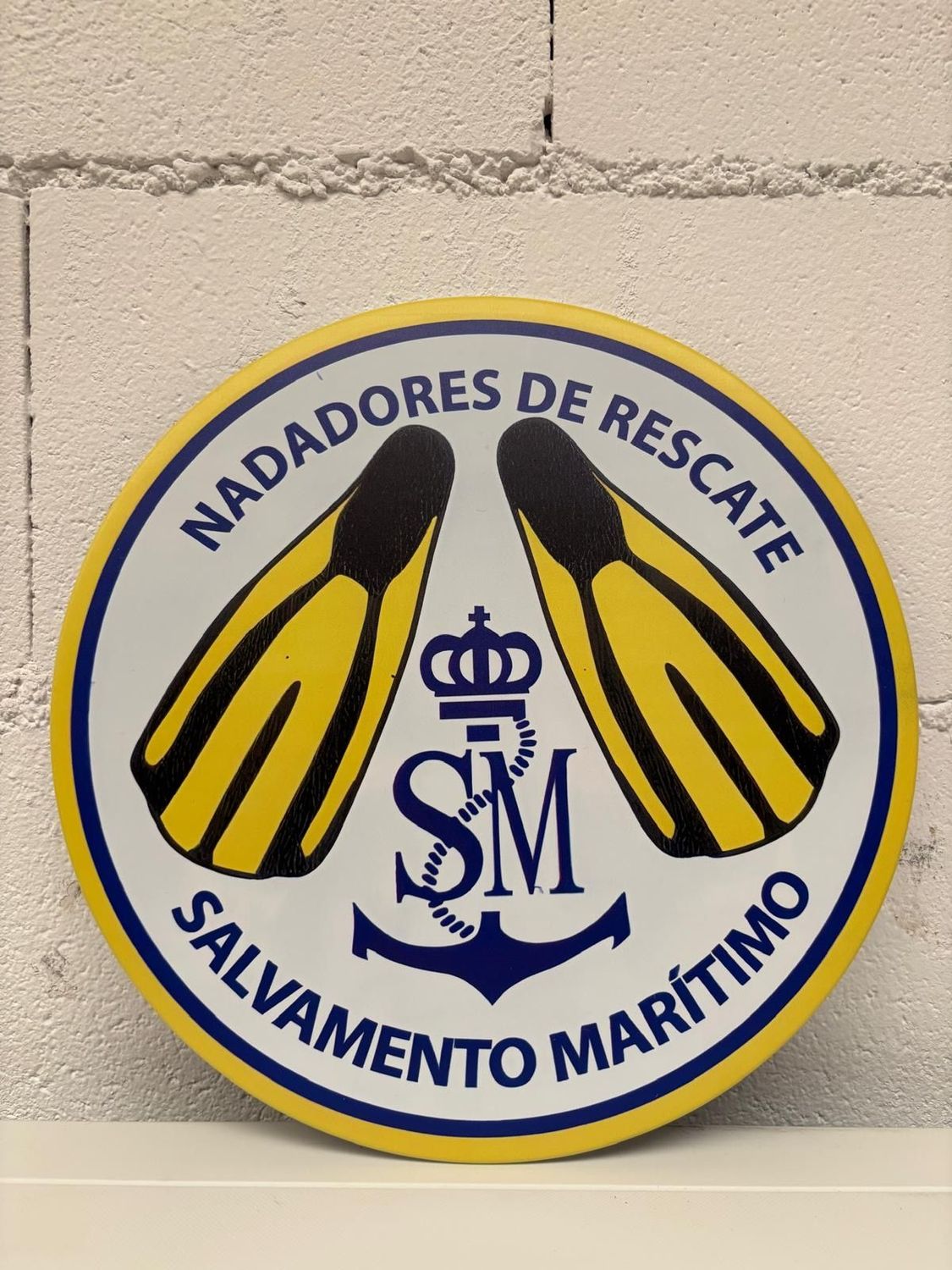 Emblema circular oficial de los Nadadores de Rescate de Salvamento Marítimo. Alquiler cartel de rescate y salvamento. Emblema circular oficial de los Nadadores de Rescate de Salvamento Marítimo. Alquiler cartel de rescate y salvamento.