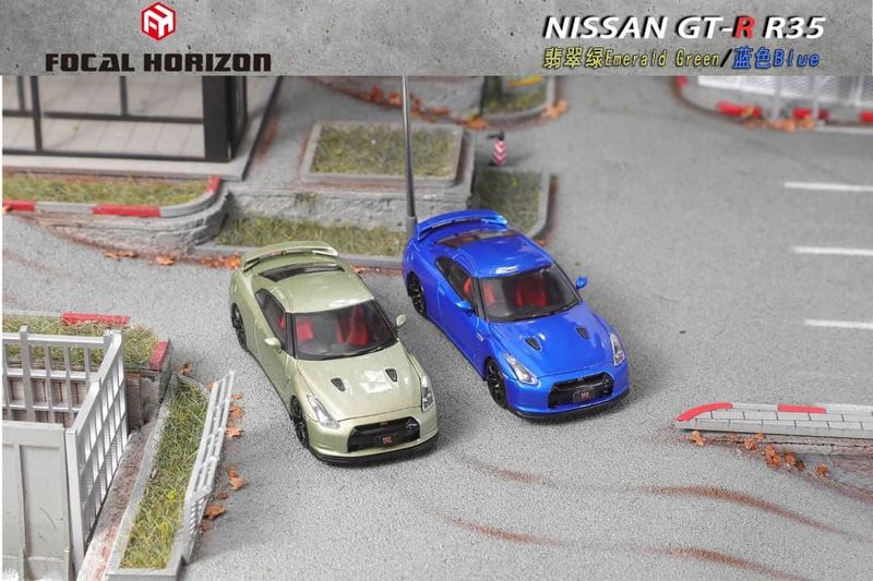 1:64 Focal Horizon - Nissan GTR-R35 with opening hood, blue
