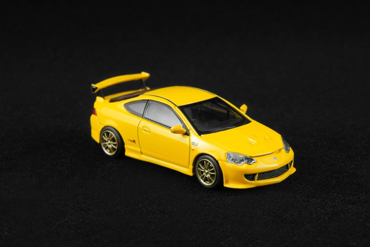 1:64 Motorhelix - 2006 Honda Integra Type-R (DC5) Mugen - Yellow