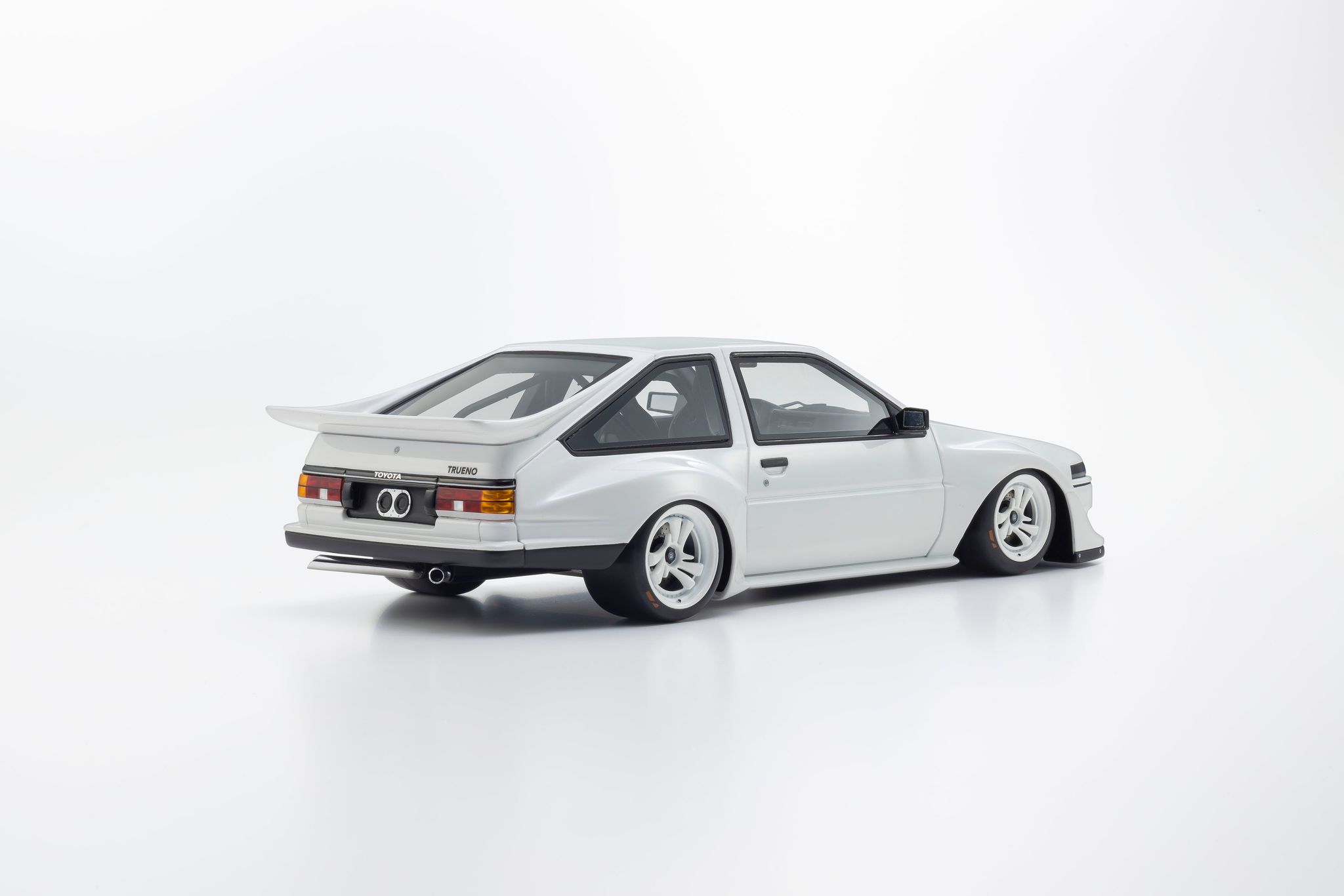 1:18 Kyosho - 1983 Toyota Sprinter Trueno (AE86) Khyzyl Saleem White