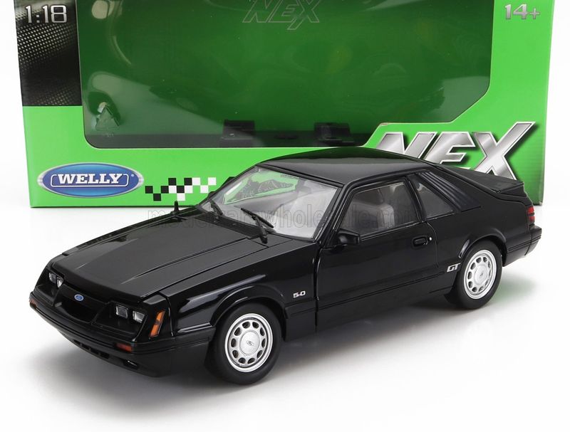 1:18 Welly - 1986 Ford Mustang GT 5.0 Coupe Black Silver 1:18 Welly - 1986 Ford Mustang GT 5.0 Coupe Black Silver