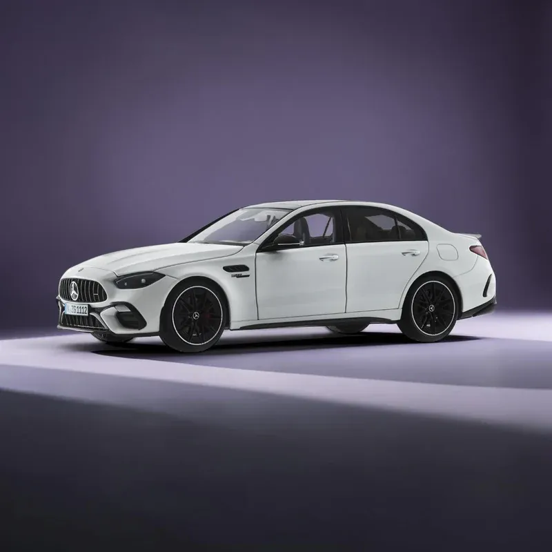 1:18 iScale - 2024 Mercedes-Benz C-Class C63 S E-Performance Opalith White