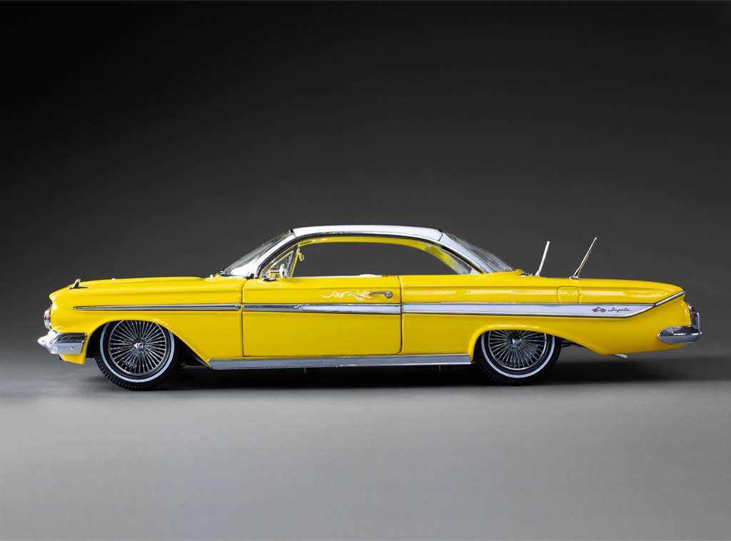 1:18 Sunstar - 1961 Chevrolet Impala Lowrider Cabriolet Hard-Top Yellow