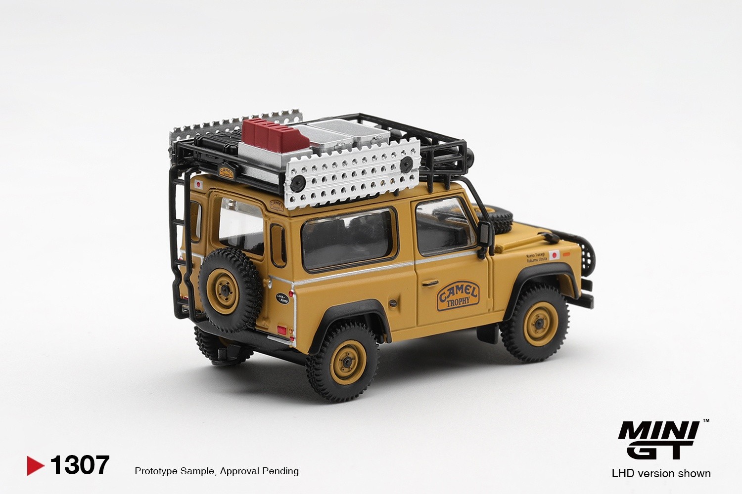 1:64 Mini GT - 1985 Land Rover Defender 90 *Camel Trophy* Team Japan Camel Trophy Borneo *Blister packaging*