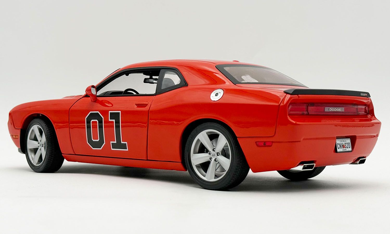 1:18 ACME - 2010 Dodge Challenger SRT8 - The General