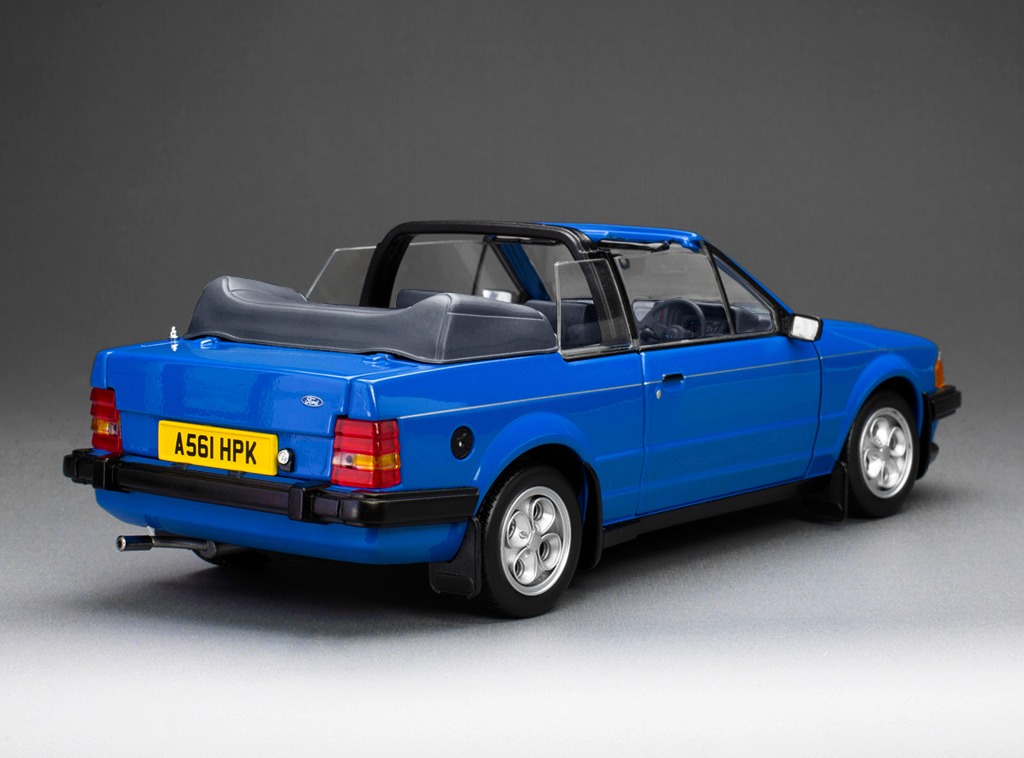 1:18 Sunstar - 1984 Ford Escort XR3i 1.6 MkIII RHD Cabriolet Open Blue