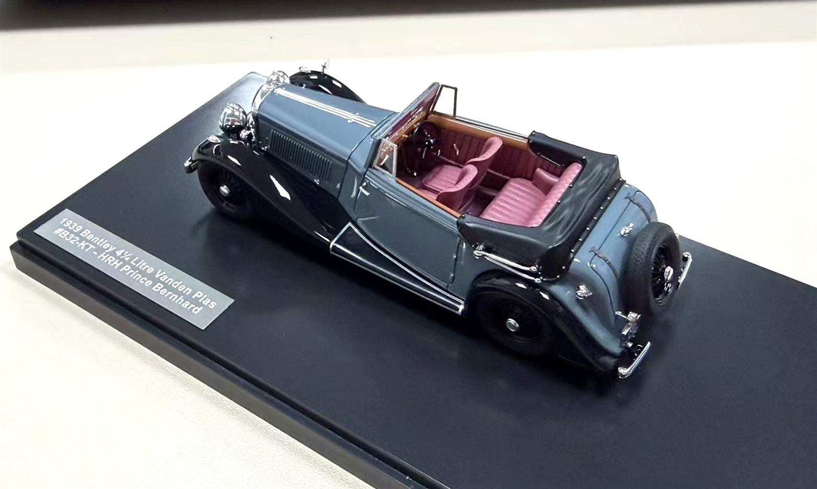 1:43 Matrix - Bentley 4¼ Litre DHC Vanden Plas 1939 HRH Prince Bernhard #B/32/KT - black/grey