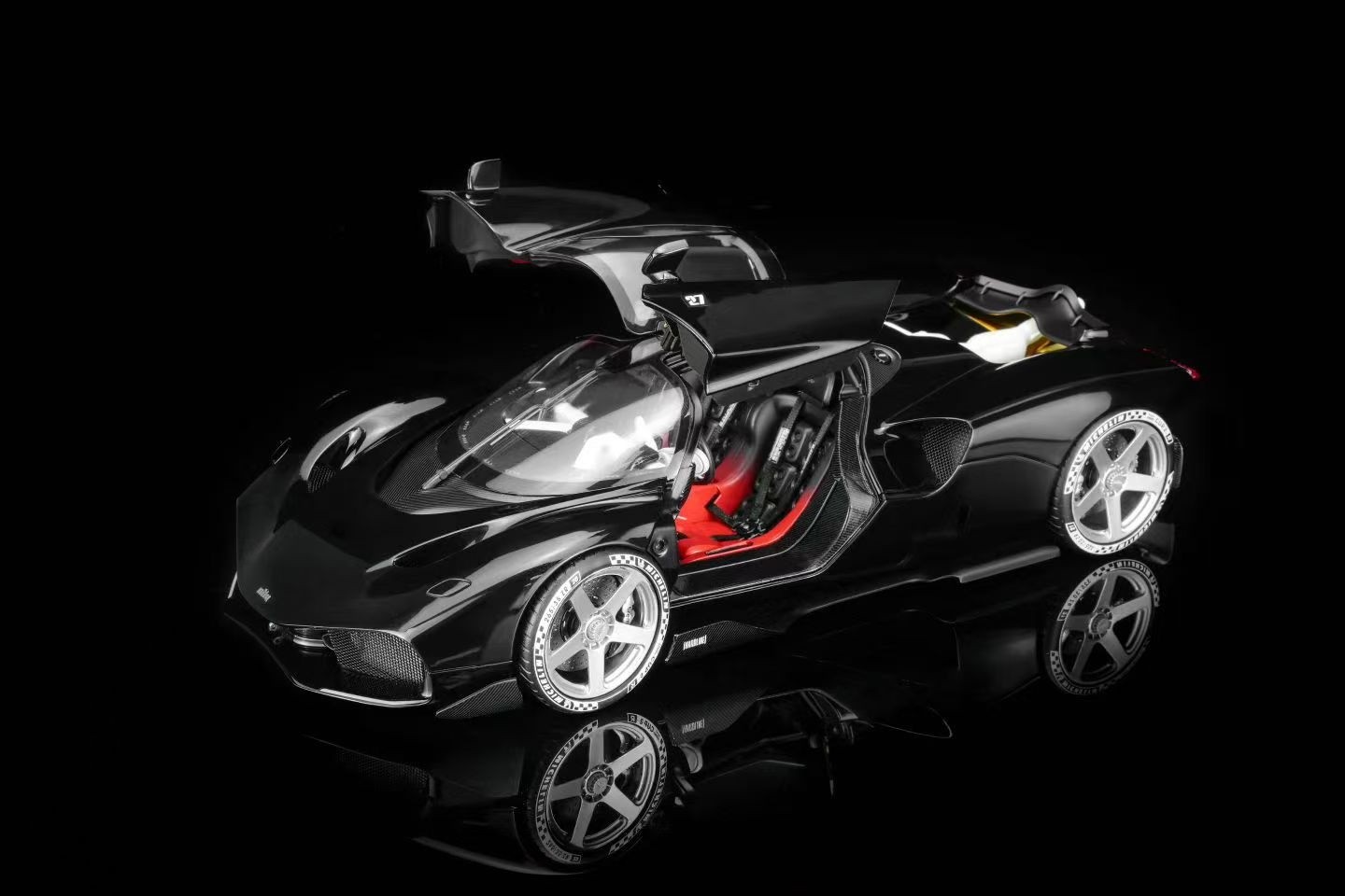1:18 Motorhelix - 2024 Nilu Nilu27 V12 6.5L 1070hp Black