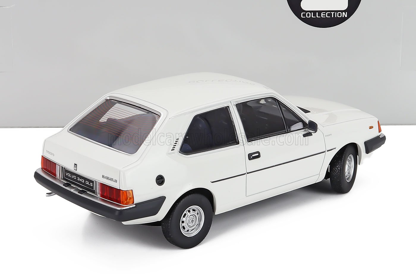 1:18 Triple9 - 1982 Volvo 343 GLS White