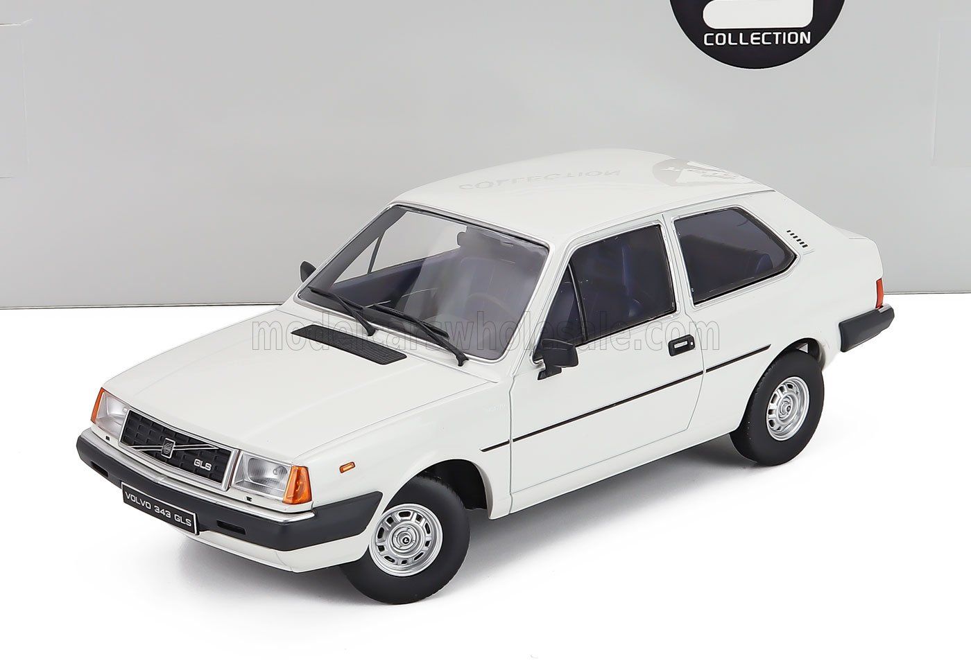 1:18 Triple9 - 1982 Volvo 343 GLS White