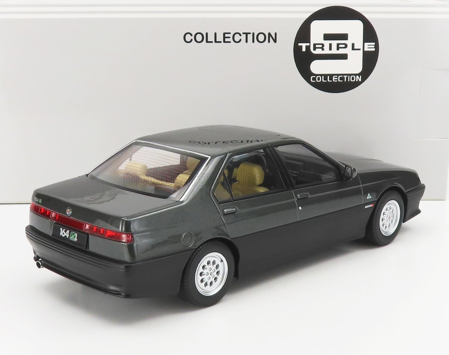 1:18 Triple9 - 1994 Alfa Romeo 164 Q4 Grey Metallic