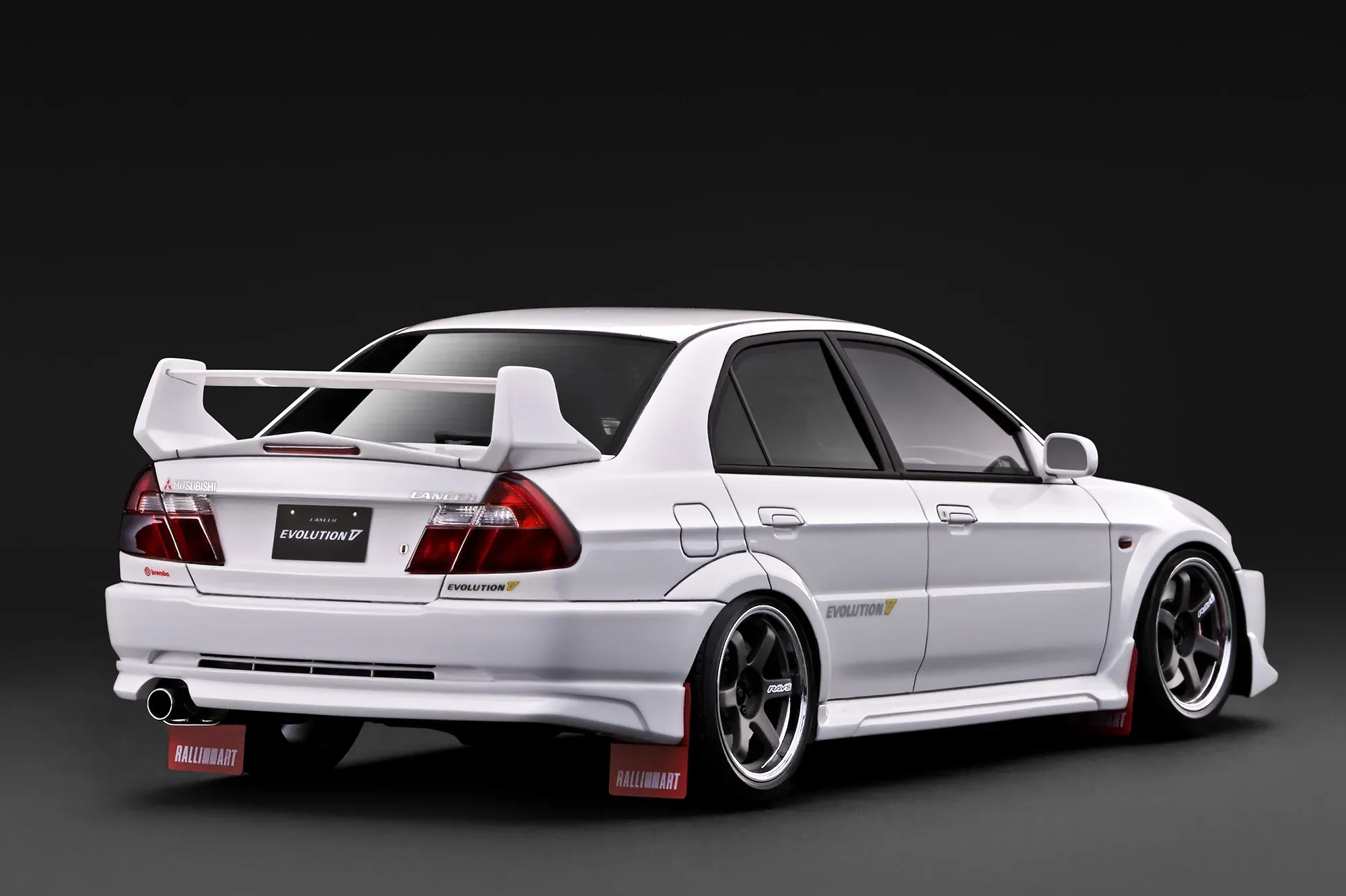 1:18 Ignition - Mitsubishi Lancer Evolution V (CP9A), white