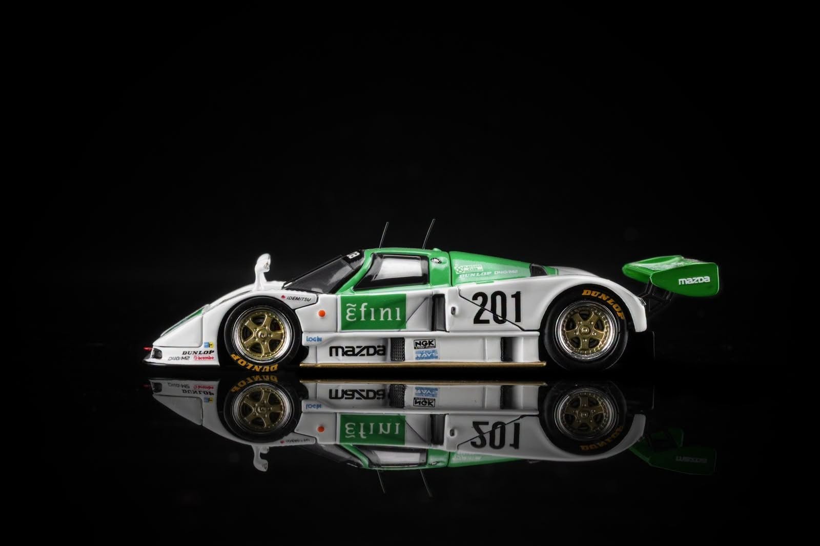 1:64 Motorhelix - Mazda 787B, green/white