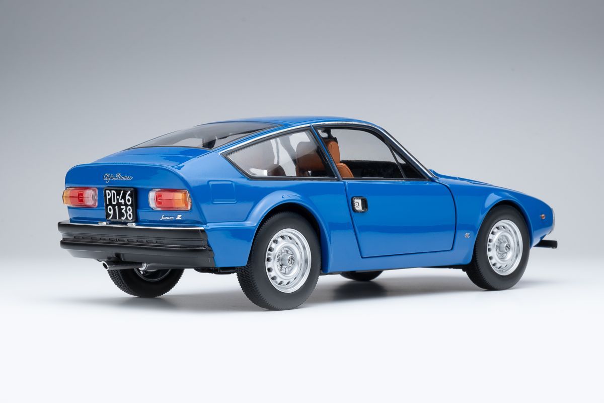 1:18 Norev - Alfa Romeo Junior Zagato 1969 - Blu Medio