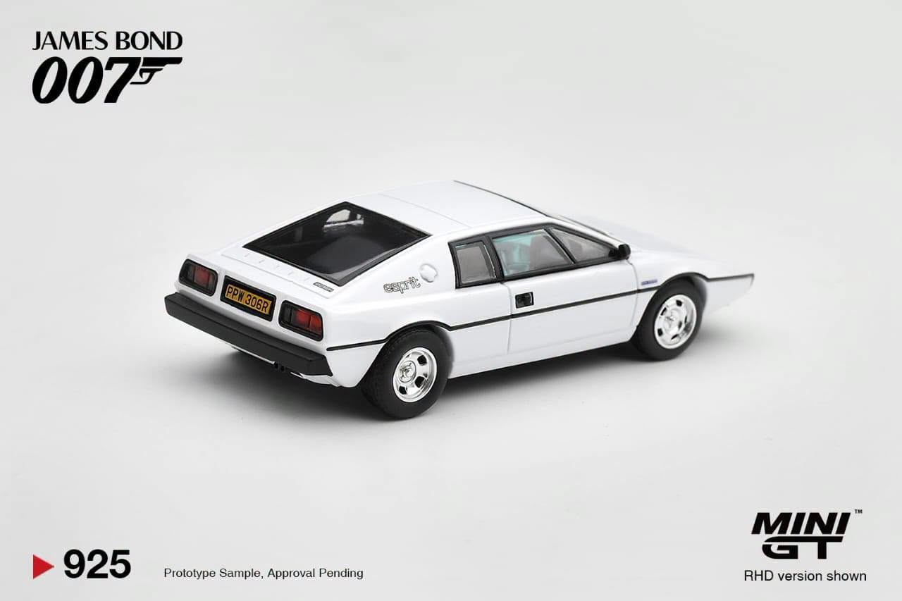 1:64 Mini GT - 1977 Lotus Esprit S1 *The Spy Who Loved Me* English Blister Packaging