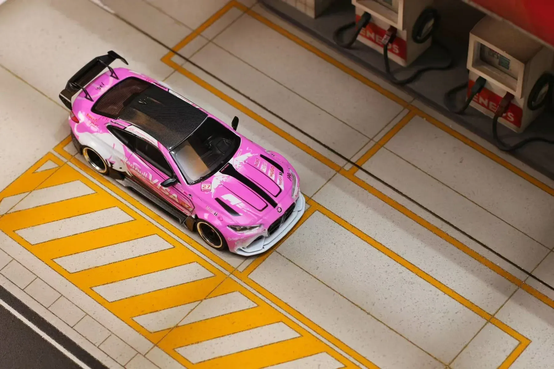 1:64 Street Weapon - BMW G82 M4 *Visa*, white/pink