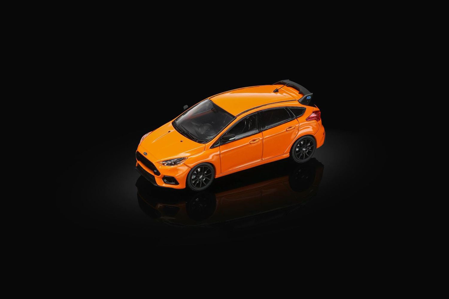 1:64 Sunstar - 2018 Ford Focus RS - Tief Orange 1:64 Sunstar - 2018 Ford Focus RS - Tief Orange