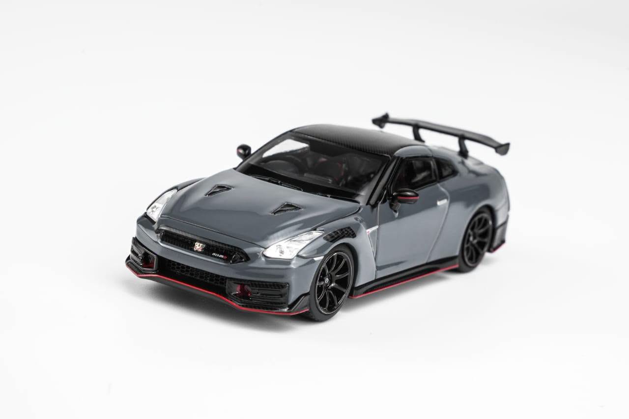 1:64 Motorhelix - 2024 Nissan GT-R R35 Nismo, stealth gray