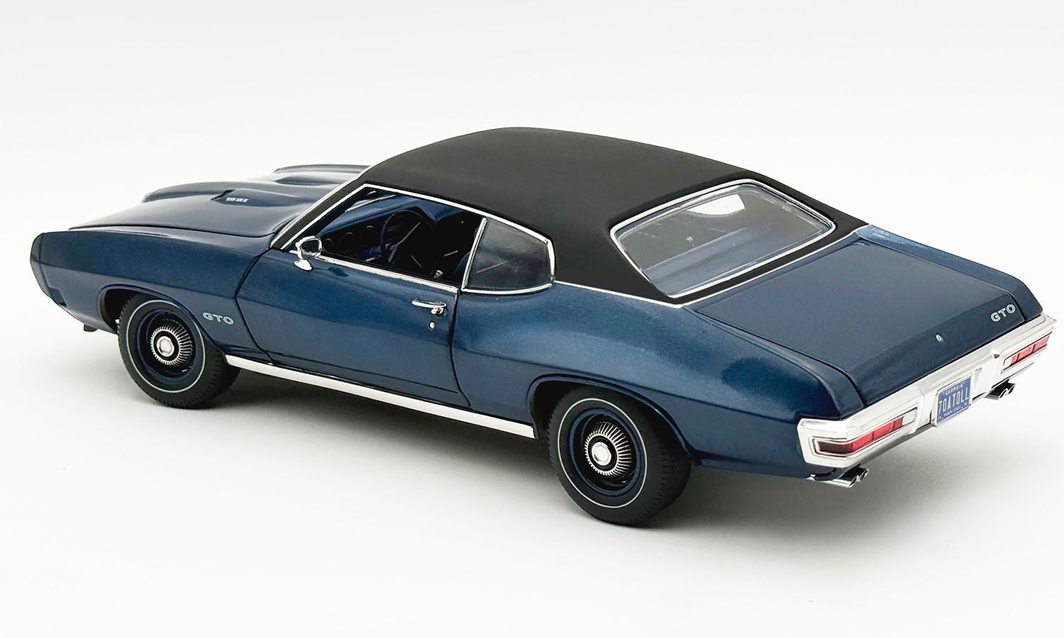 1:18 ACME - 1970 Pontiac GTO Atoll Blue Vinyl Top