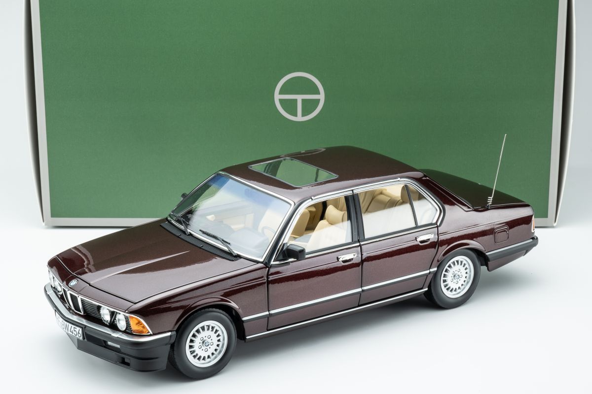 1:18 Touring Modelcars - 1984 BMW 745i (E23) Burgundy Red Metallic