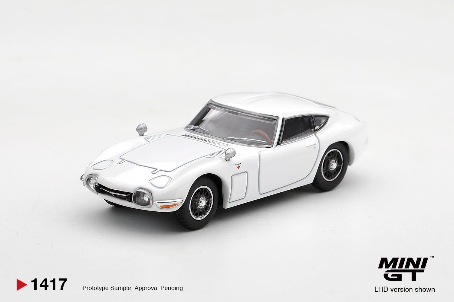 1:64 Mini GT - 1967 Toyota 2000GT, Pegasus white *Blister packaging*