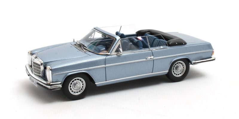 1:43 Matrix - 1968 Mercedes Benz 280CE (W114) Cabriolet Open Light Blue Metallic