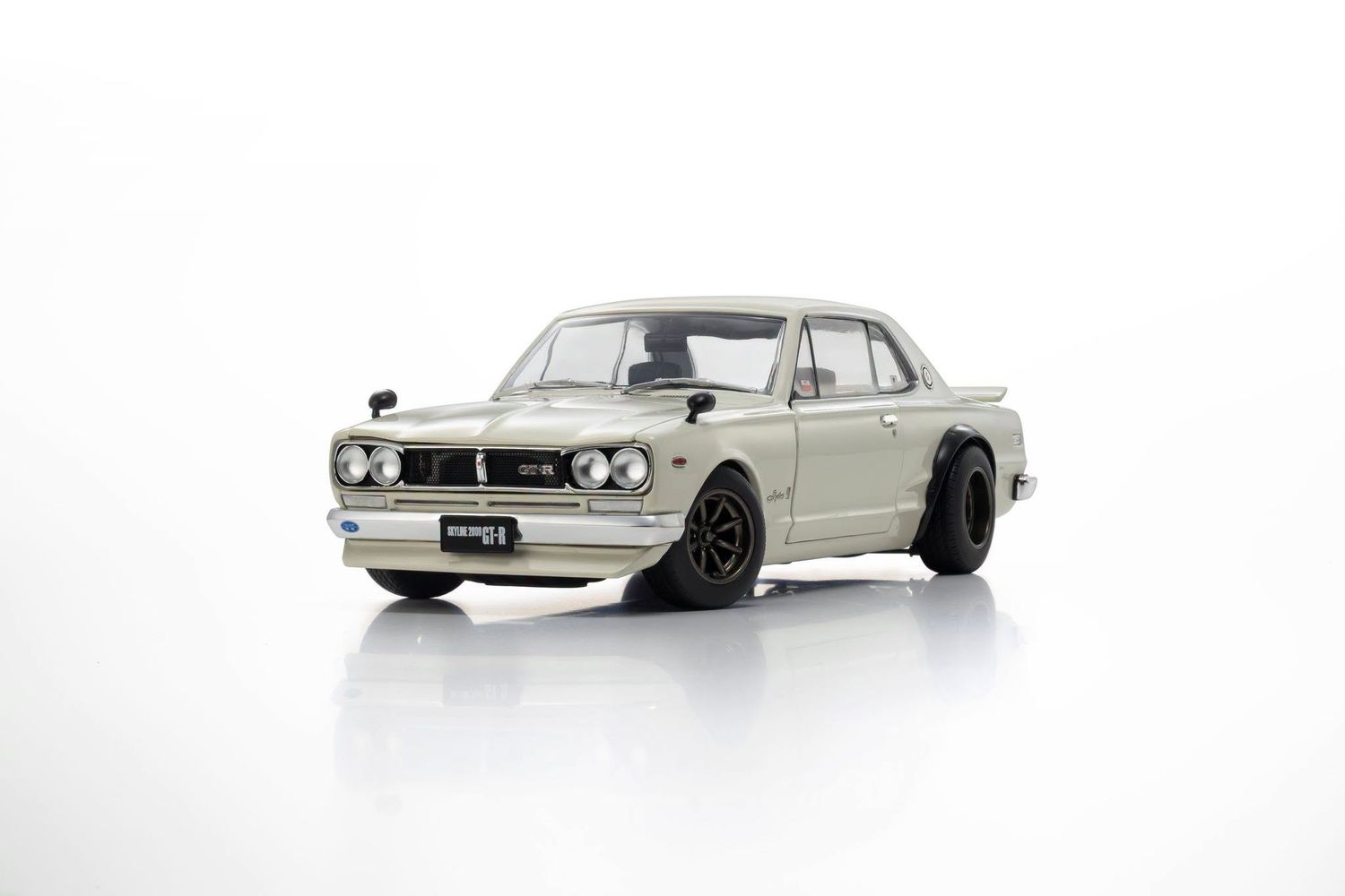 1:18 Kyosho - 1969 Nissan Skyline 2000 GT-R (KPGC10) White 1:18 Kyosho - 1969 Nissan Skyline 2000 GT-R (KPGC10) White
