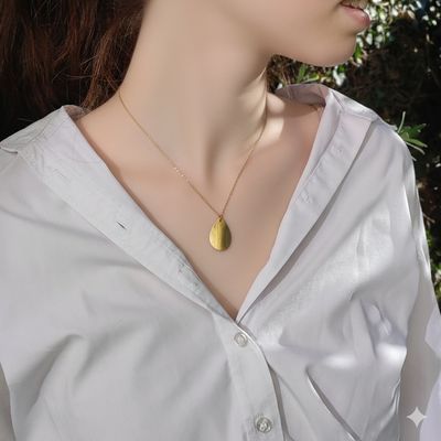 Collier doré  pendentif goutte brossé à personnaliser