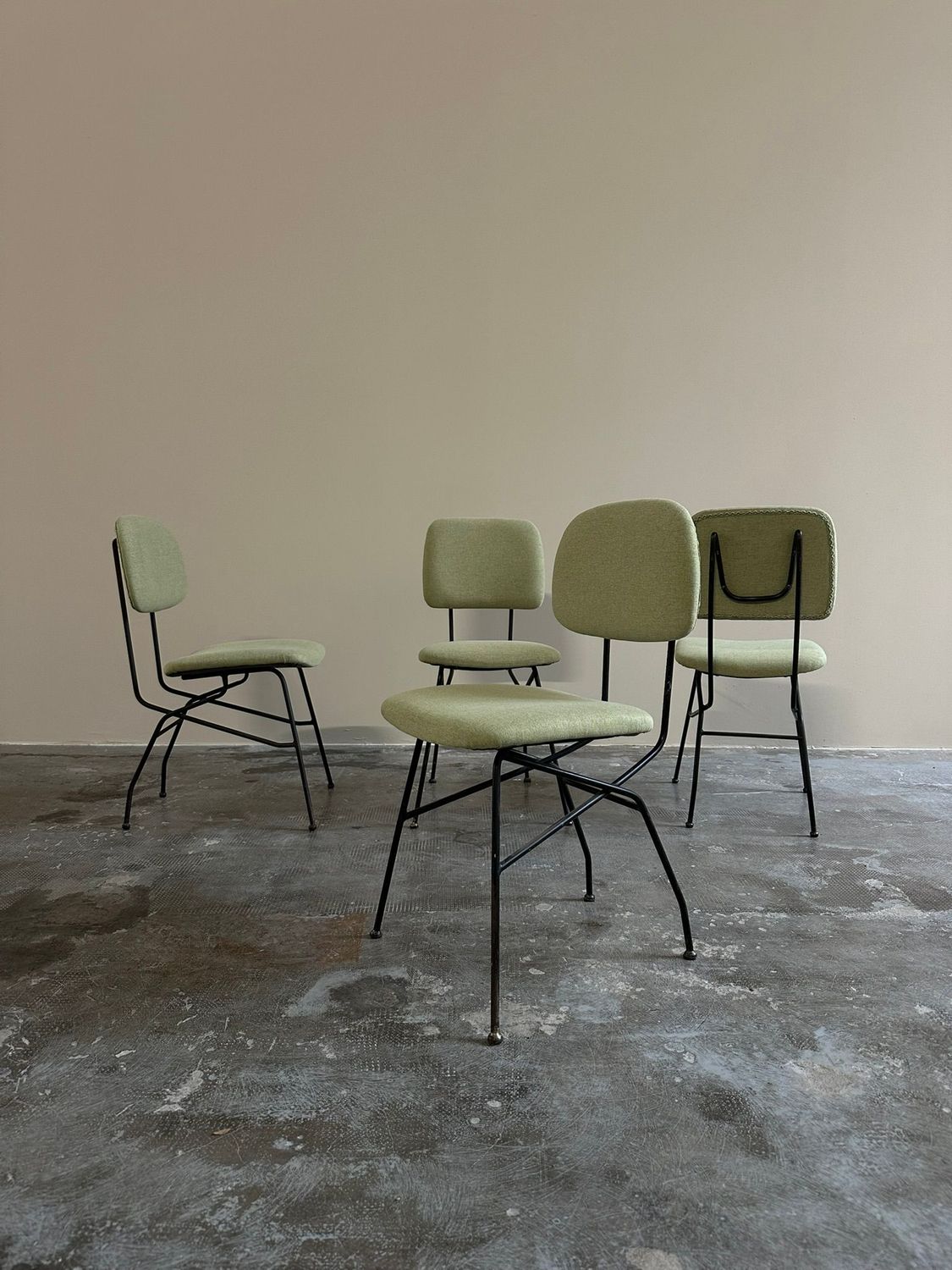 ​Set di 4 sedie “Cocorita” produzione Velca Legnano design di Gastone Rinaldi 1950