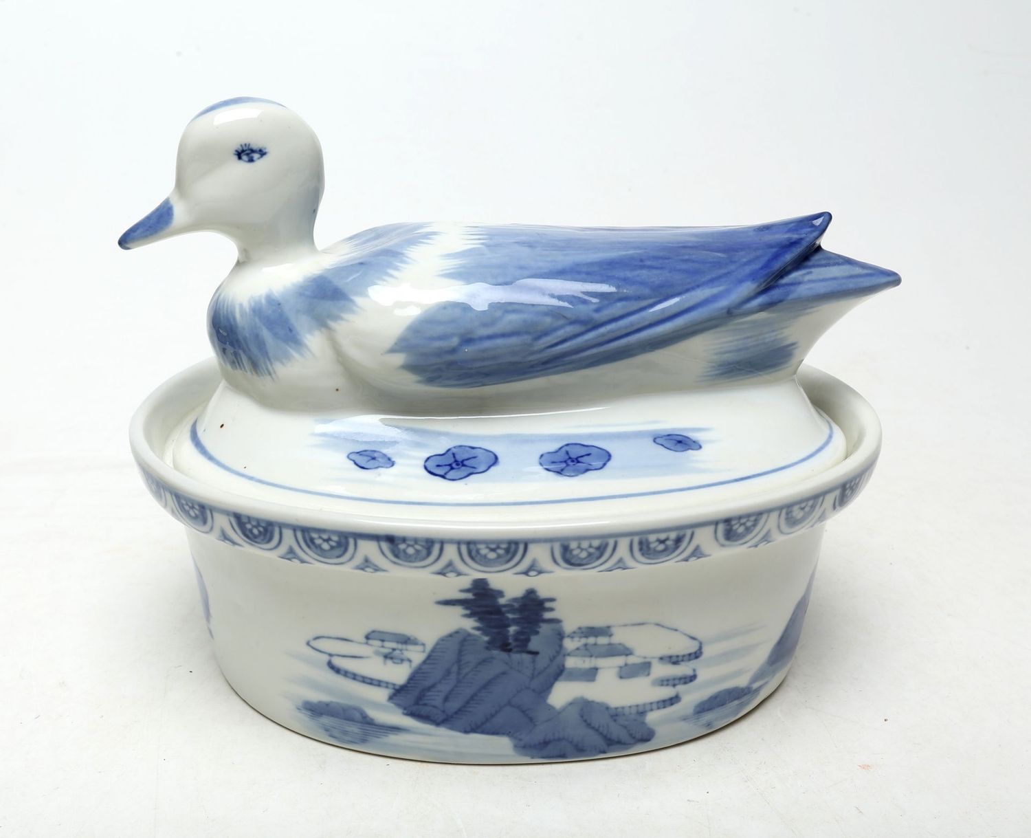 Chinesische Terrine in Entenform