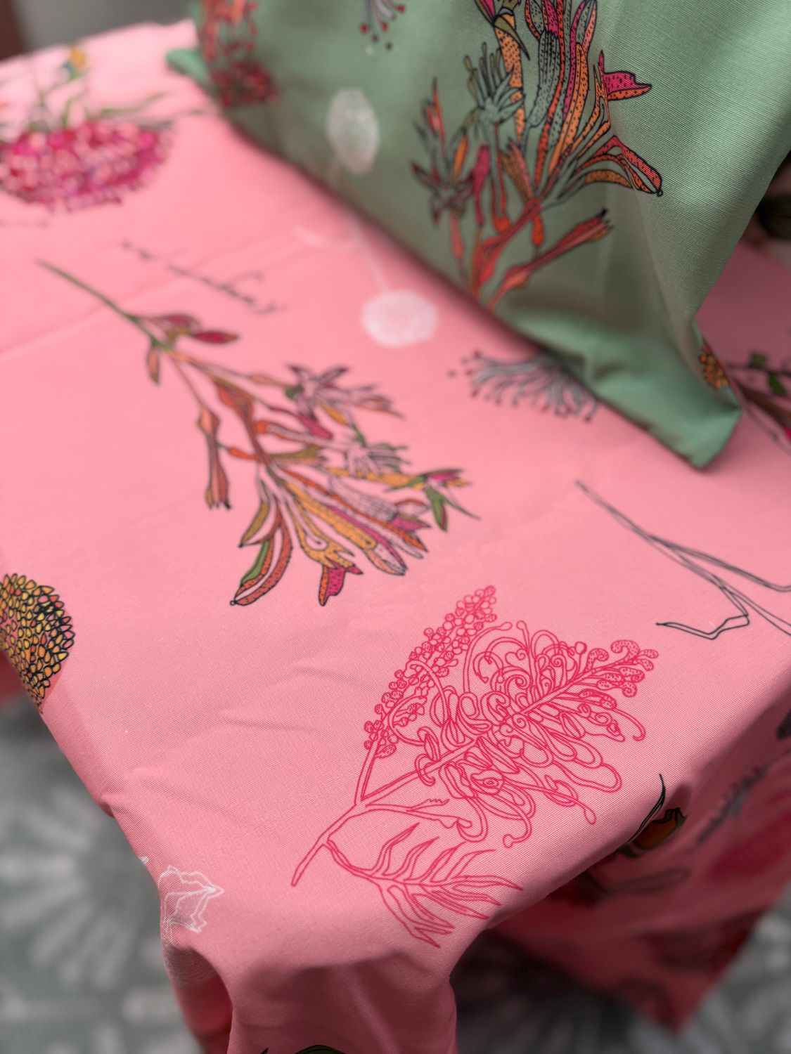 Stain &amp; UV resistant tablecloths in round