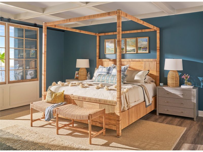 Weekender Coastal Living Home Collection Chatham Poster Bed King
