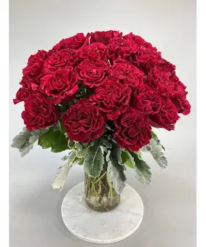 Stunning heart roses available Wed 2-11