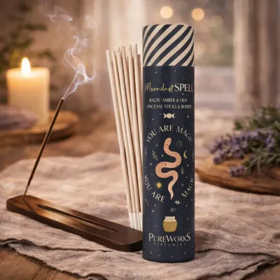 PureWorks Perfumery 15 Stk. "Moondust Spell" Räucherstäbchen mit Halter