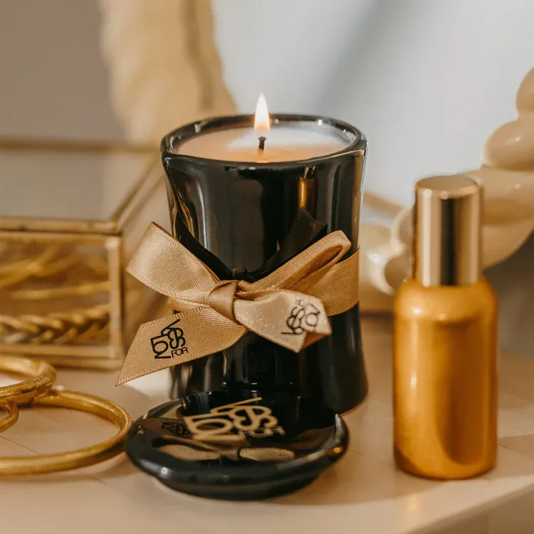 Bougie de massage au parfum enivrant - YESforLOV