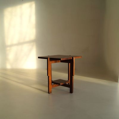 Dutch Art Deco Modernist solid oak accent table, 1920s Dutch Art Deco Modernist solid oak accent table, 1920s