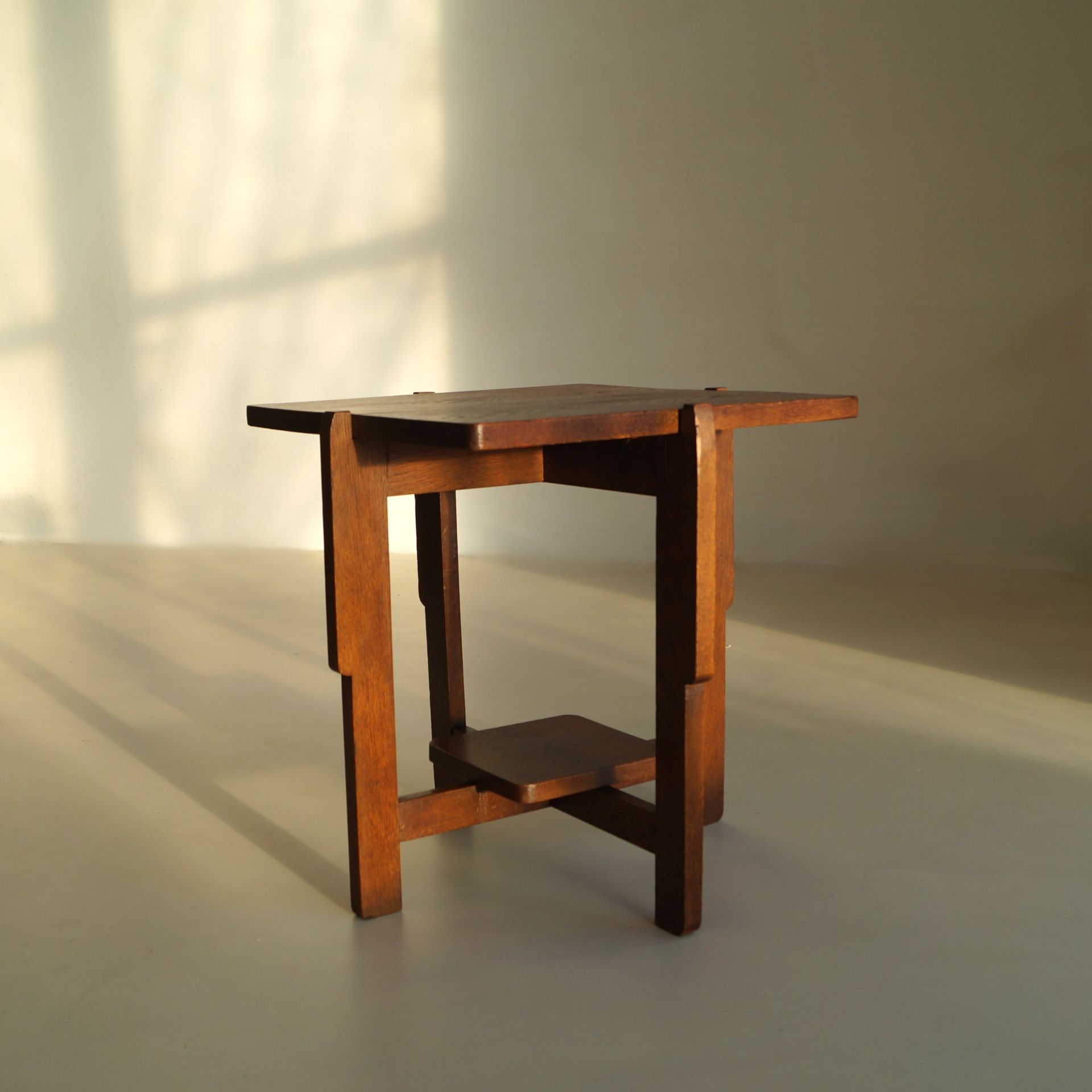 Dutch Art Deco Modernist solid oak accent table, 1920s