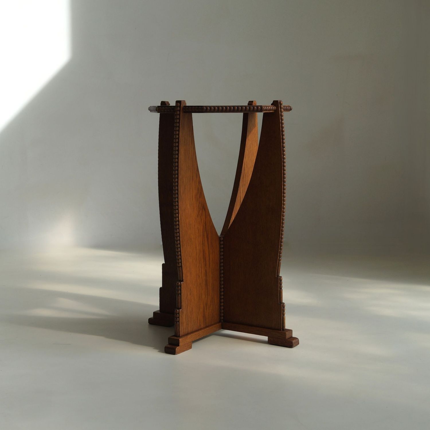 Sculptural Dutch Art Deco Amsterdam School pedestal table, 1920s