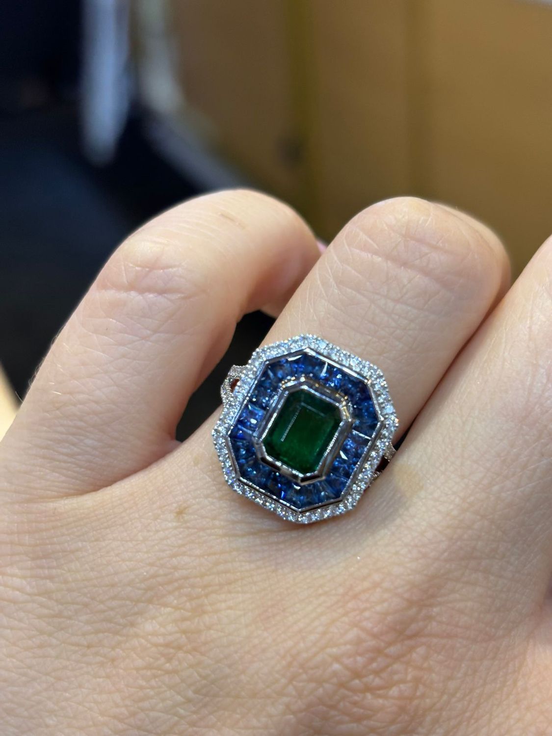 Anillo Esmeralda, Zafiros y Diamantes