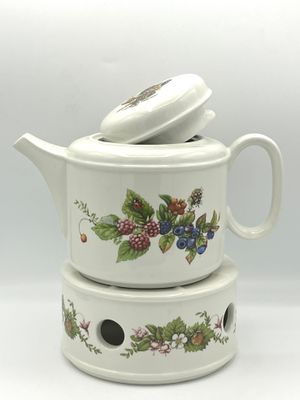 Teekanne und Stövchen mit Beeren- und Blätterdekor  (1,2l)