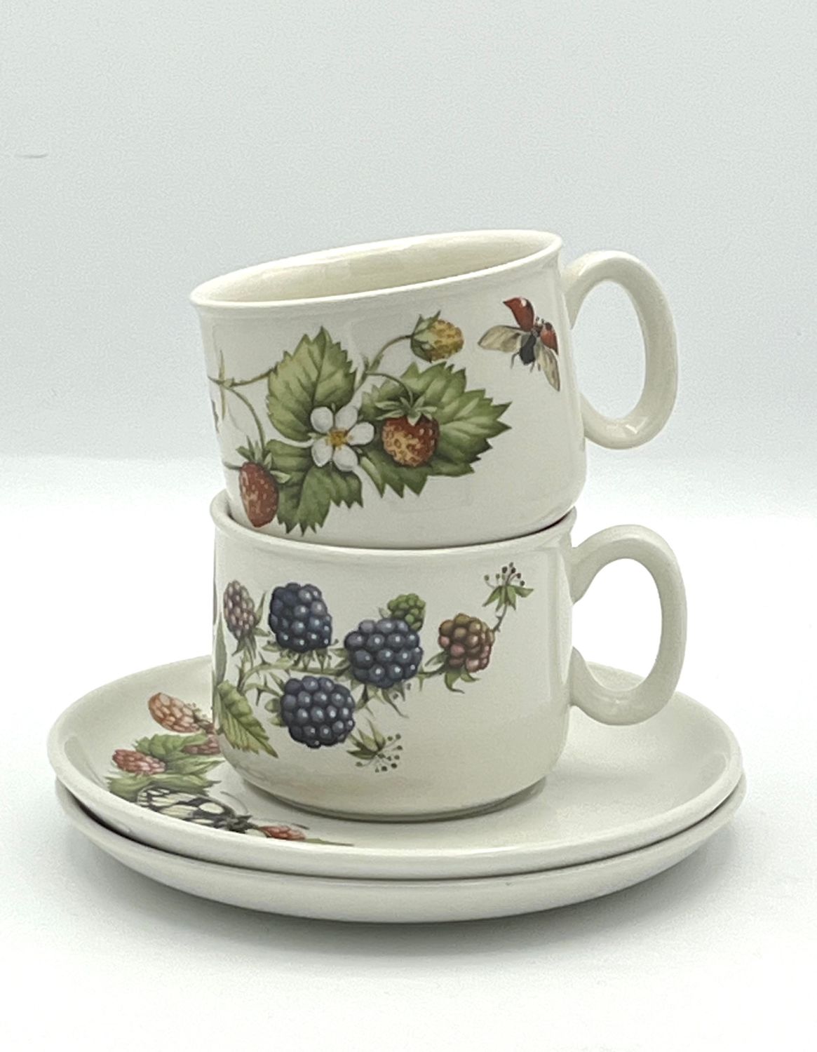 Teetassen (2er Set) mit Beeren- und Blätterdekor