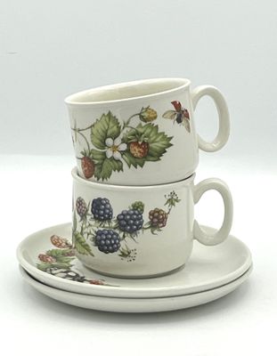 Teetassen (2er Set) mit Beeren- und Blätterdekor