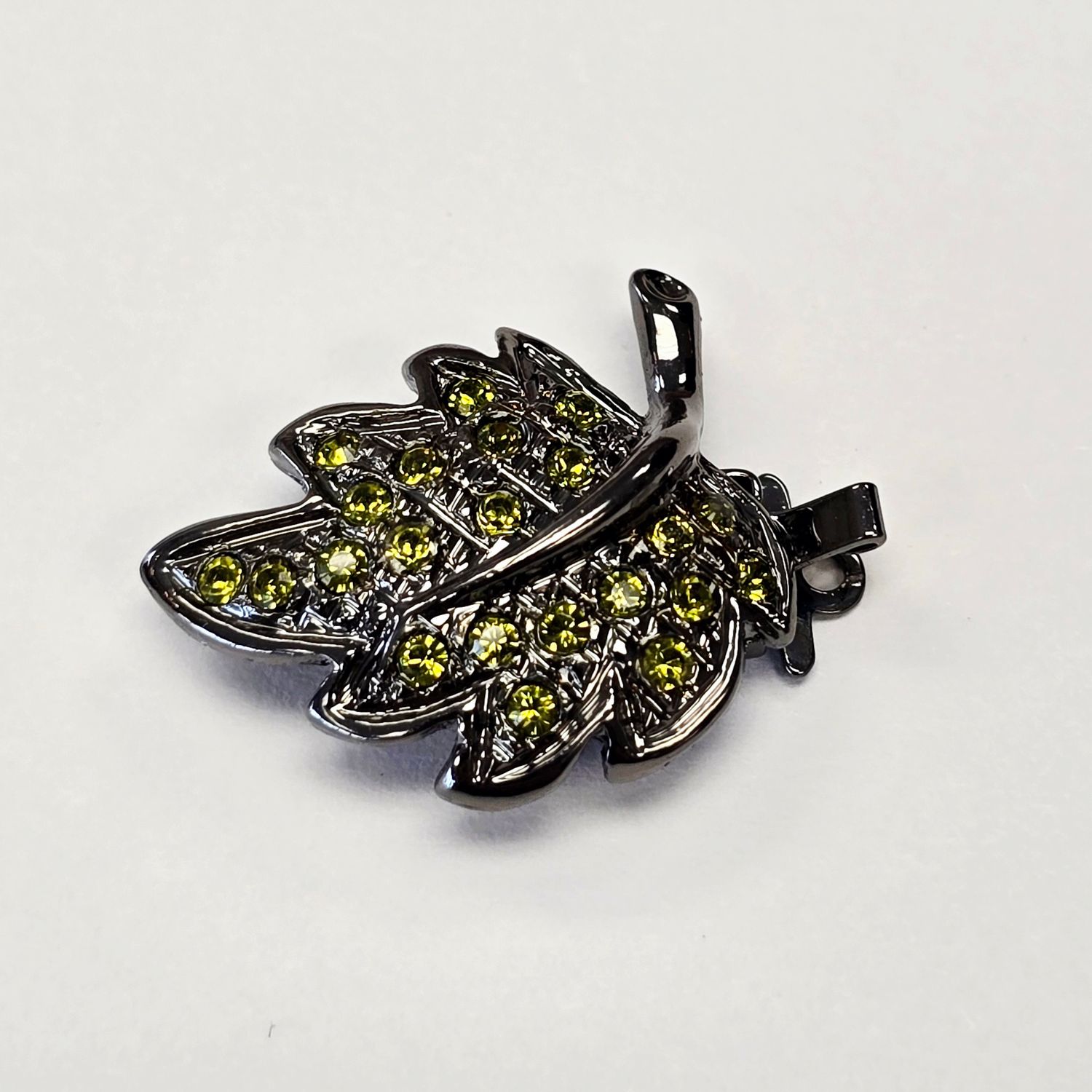 Leaf Push Clasp: Green Crystal Gunmental 1-Strand